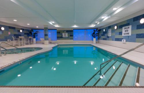 Vaughan Hotel | Holiday Inn Express & Suites Vaughan-Southwest by IHG