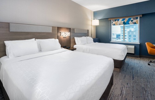 Vaughan Hotel | Holiday Inn Express & Suites Vaughan-Southwest by IHG