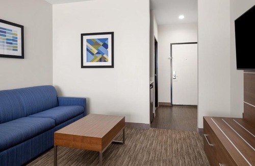 Graham Hotel | Holiday Inn Express & Suites Graham by IHG