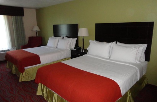 Carmel Hotel | Holiday Inn Express & Suites Indianapolis North - Carmel by IHG