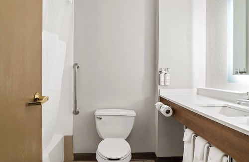 Marion Hotel | Holiday Inn Express & Suites Marion by IHG