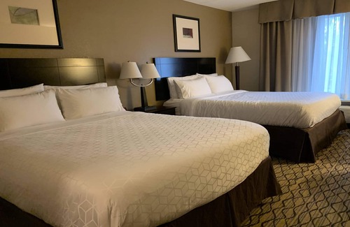 Milford Hotel | Holiday Inn Express & Suites Milford by IHG