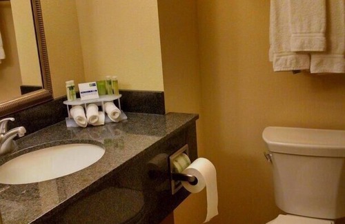 Milford Hotel | Holiday Inn Express & Suites Milford by IHG