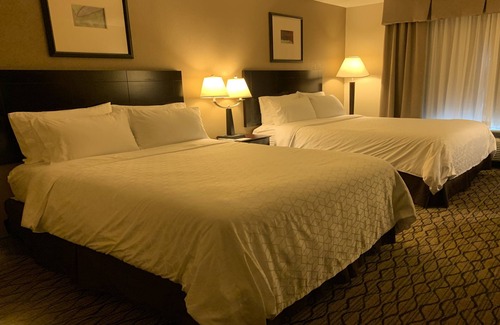 Milford Hotel | Holiday Inn Express & Suites Milford by IHG