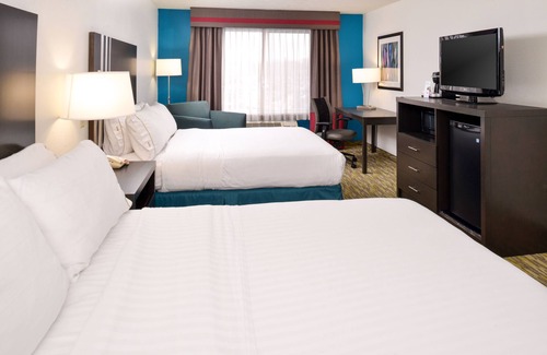West Omaha Hotel | Holiday Inn Express & Suites Omaha West by IHG