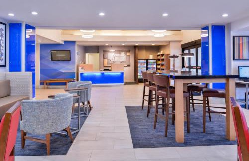 Selma Hotel | Holiday Inn Express & Suites Selma by IHG