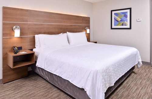 Selma Hotel | Holiday Inn Express & Suites Selma by IHG