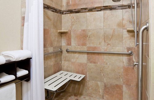 Aberdeen Hotel | Holiday Inn Express & Suites Aberdeen by IHG