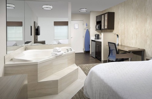 Parole Hotel | Holiday Inn Express & Suites Annapolis by IHG