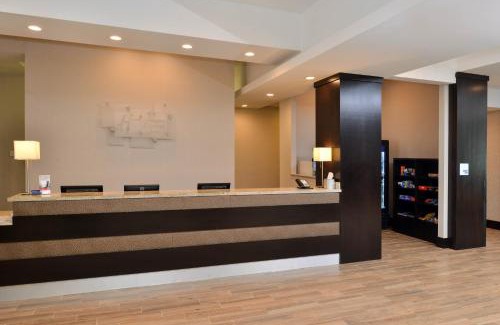 Sweetbriar Hotel | Holiday Inn Express & Suites Austin South by IHG