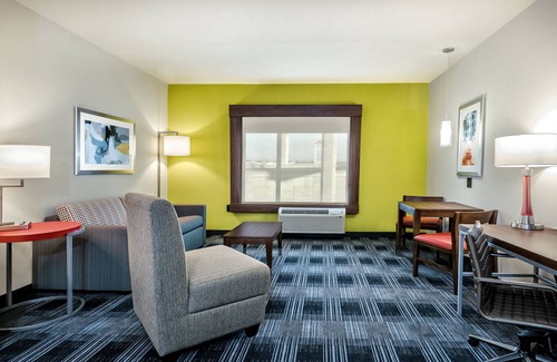 McNeil Hotel | Holiday Inn Express & Suites Round Rock - Austin N by IHG