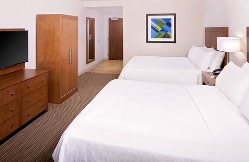 Red River Cultural District Hotel | Holiday Inn Express & Suites Austin Downtown - University by IHG