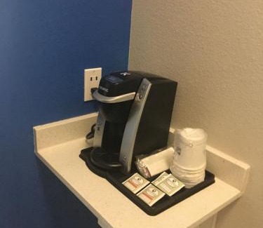 Brenham Hotel | Holiday Inn Express & Suites - Brenham South by IHG
