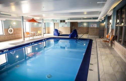 Douglas Hotel | Holiday Inn Express & Suites Douglas by IHG
