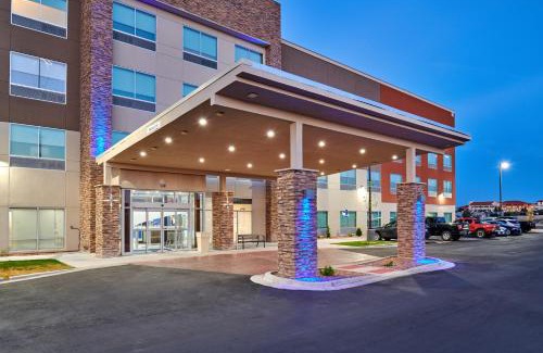 El Dorado West Hotel | Holiday Inn Express & Suites El Paso East-Loop 375 by IHG