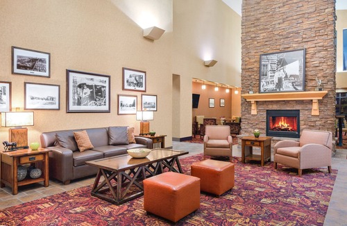Gillette Hotel | Holiday Inn Express & Suites Gillette by IHG
