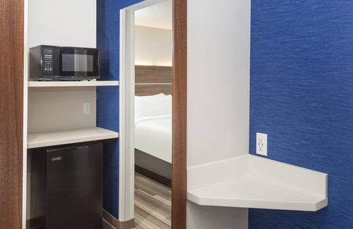 Hudson Hotel | Holiday Inn Express & Suites Hudson I-94 by IHG