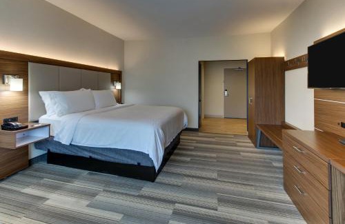 Ithaca Hotel | Holiday Inn Express & Suites Ithaca by IHG