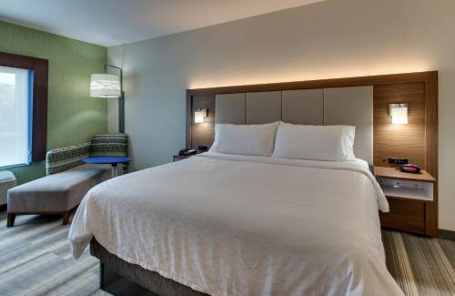 Ithaca Hotel | Holiday Inn Express & Suites Ithaca by IHG