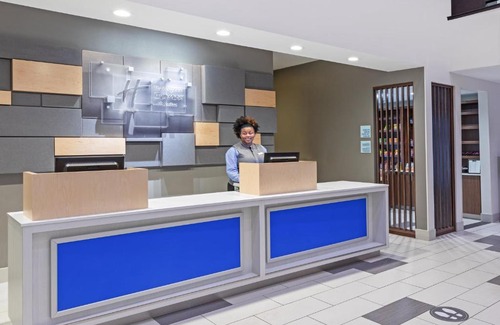 Lakeway Hotel | Holiday Inn Express & Suites Austin NW – Lakeway by IHG
