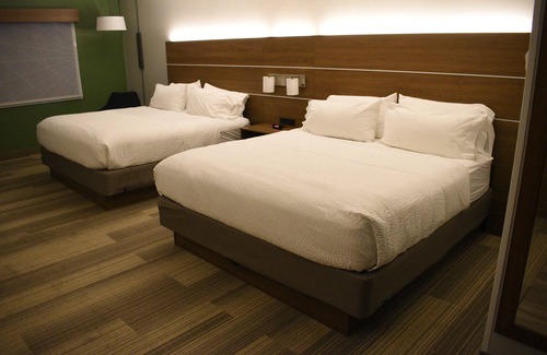 Lincoln Hotel | Holiday Inn Express & Suites South - Lincoln by IHG