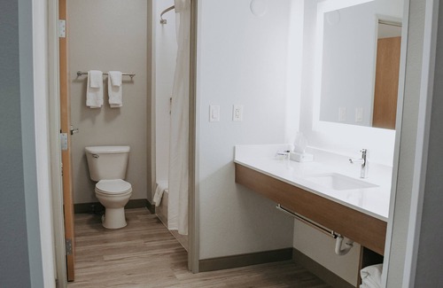 Lincoln Hotel | Holiday Inn Express & Suites South - Lincoln by IHG