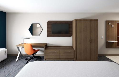 Manor Hotel | Holiday Inn Express & Suites - Austin - Manor by IHG