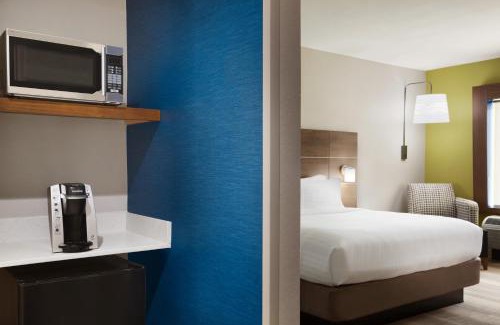 McAllen Hotel | Holiday Inn Express & Suites - McAllen - Medical Center Area by IHG