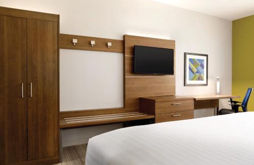 McAllen Hotel | Holiday Inn Express & Suites - McAllen - Medical Center Area by IHG