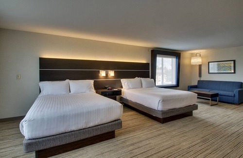 Morris Hotel | Holiday Inn Express & Suites Morris by IHG
