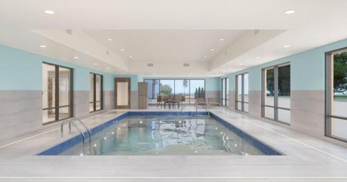 Mount Pleasant Hotel | Holiday Inn Express & Suites Muncie Northwest by IHG
