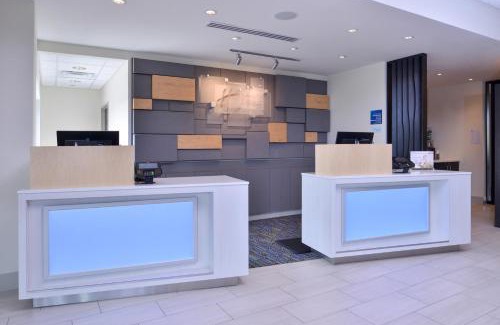 Olathe Hotel | Holiday Inn Express & Suites - Olathe West by IHG