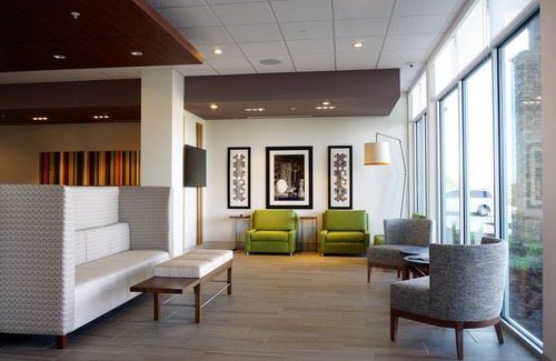 Millard Hotel | Holiday Inn Express & Suites Omaha - Millard Area by IHG