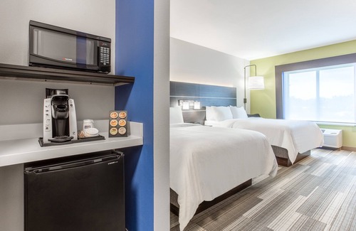 Ottawa Hotel | Holiday Inn Express & Suites Ottawa by IHG