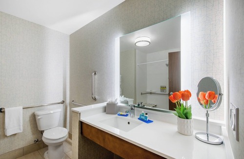 Ruskin Hotel | Holiday Inn Express & Suites Ruskin by IHG