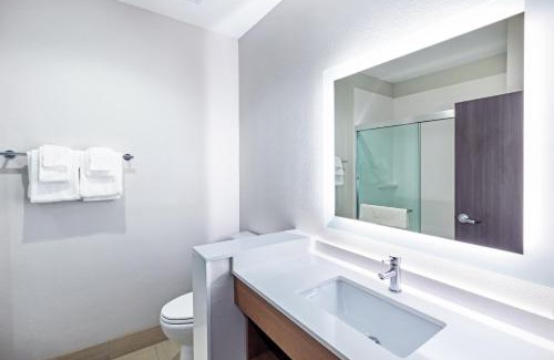 Sanger Hotel | Holiday Inn Express & Suites - Denton - Sanger by IHG