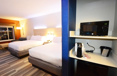 Toledo Hotel | Holiday Inn Express & Suites Toledo West by IHG