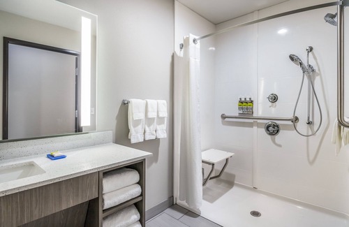 Tulsa Hotel | Holiday Inn Express & Suites Tulsa East - Catoosa by IHG