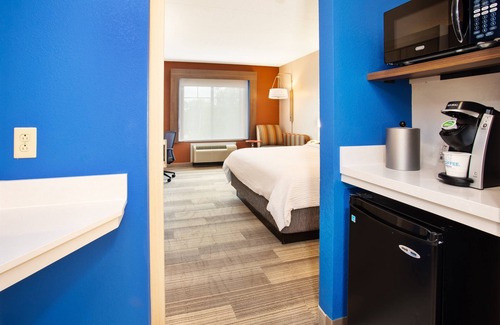 Webster Hotel | Holiday Inn Express & Suites Rochester Webster by IHG