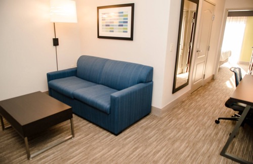 Winona Hotel | Holiday Inn Express & Suites Winona by IHG