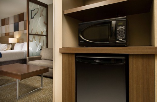 Waco Hotel | Holiday Inn Express & Suites Waco South by IHG