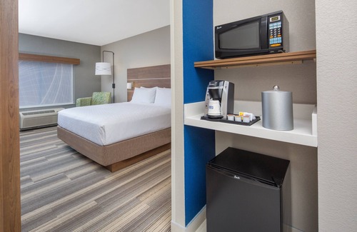 Surprise Hotel | Holiday Inn Express Surprise by IHG