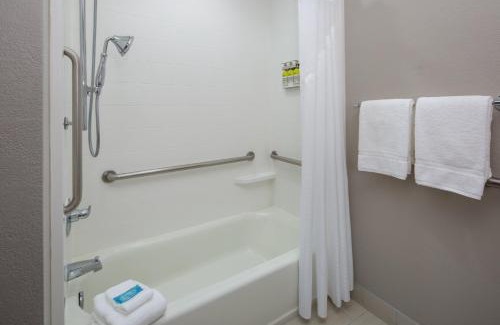 Surprise Hotel | Holiday Inn Express Surprise by IHG