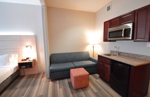 Oregon Hotel | Holiday Inn Express Toledo-Oregon by IHG