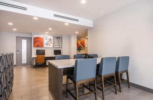 Black Creek Hotel | Holiday Inn Express Toronto-North York by IHG