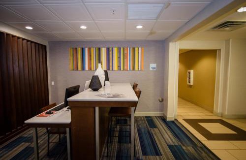 South Tulsa Hotel | Holiday Inn Express Tulsa South Bixby by IHG