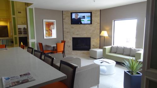 Bonner Springs Hotel | Holiday Inn Express Hotel Kansas City - Bonner Springs by IHG