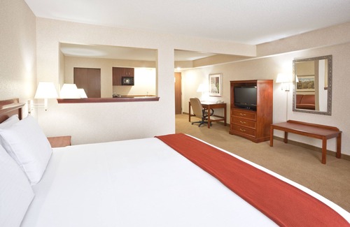 Bowling Green Hotel | Holiday Inn Express Hotel & Suites Bowling Green by IHG