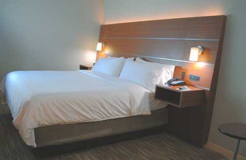 Columbia City Hotel | Holiday Inn Express & Suites Columbia City by IHG