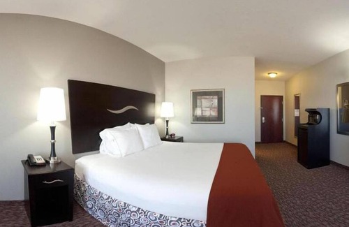 Fort Stockton Hotel | Holiday Inn Express Hotel and Suites Fort Stockton by IHG